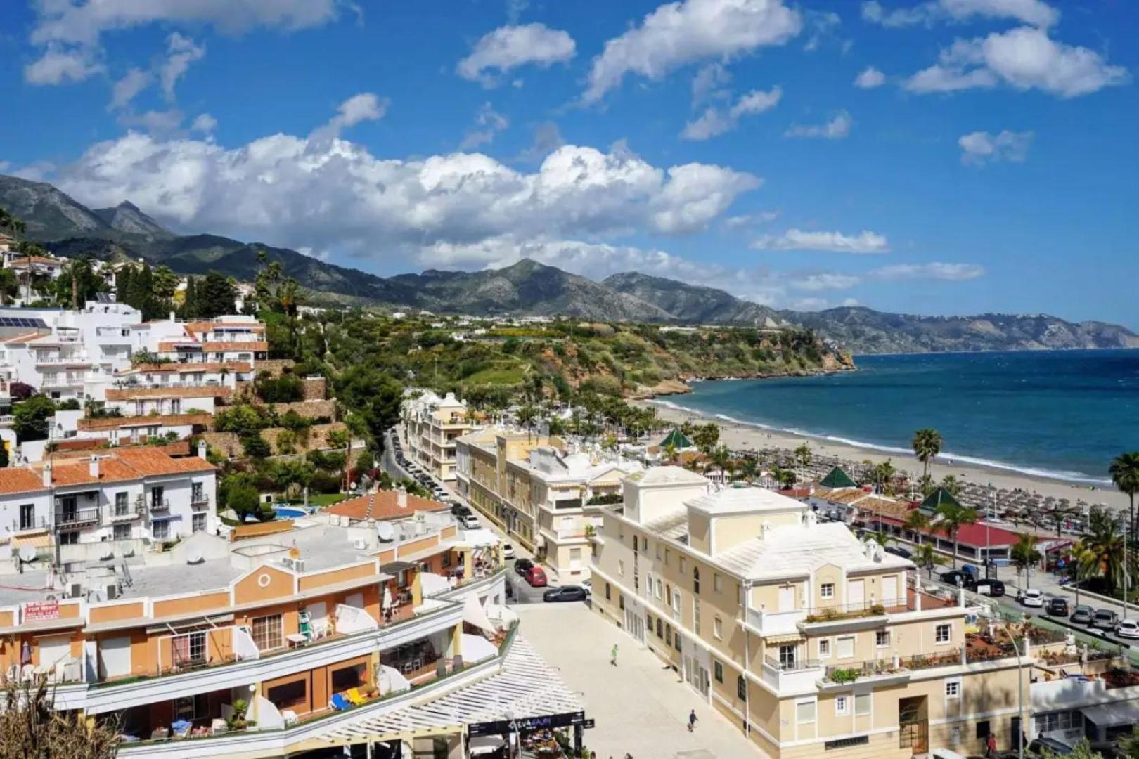 Apartament Burriana Beach Silhouse Nerja Eksteriør billede
